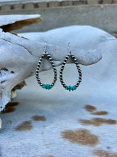 Load image into Gallery viewer, The Seri Earring
