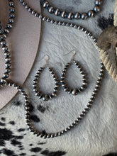 Load image into Gallery viewer, The Rustyn Earring
